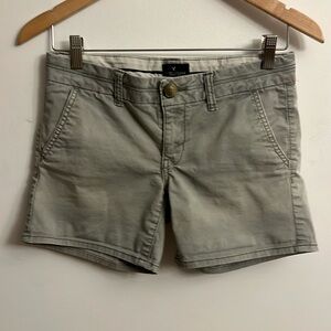 America Eagle Women’s Green Midi Chinos
Size 0